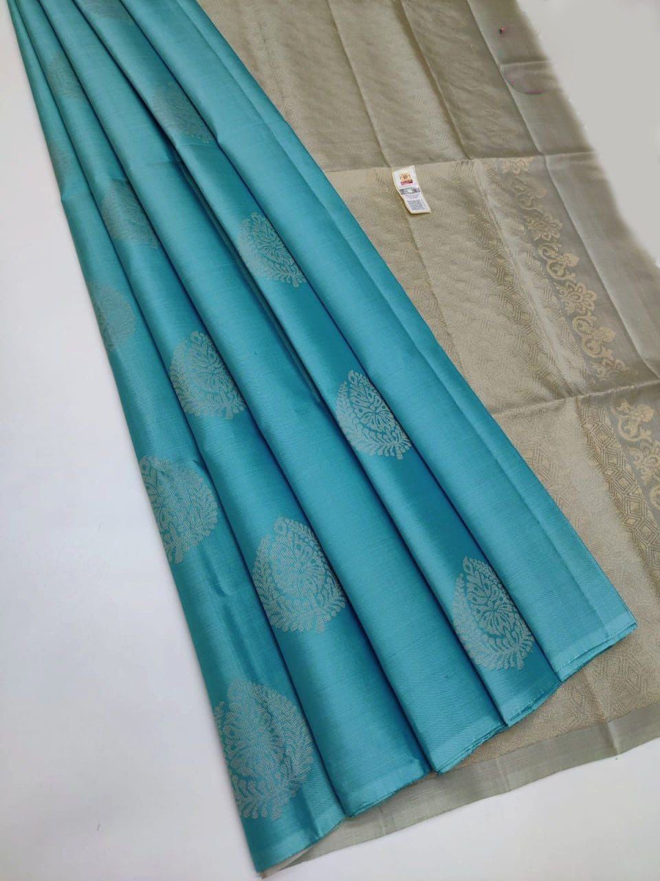 Skay Nd  Grey Lichi Silk Saree