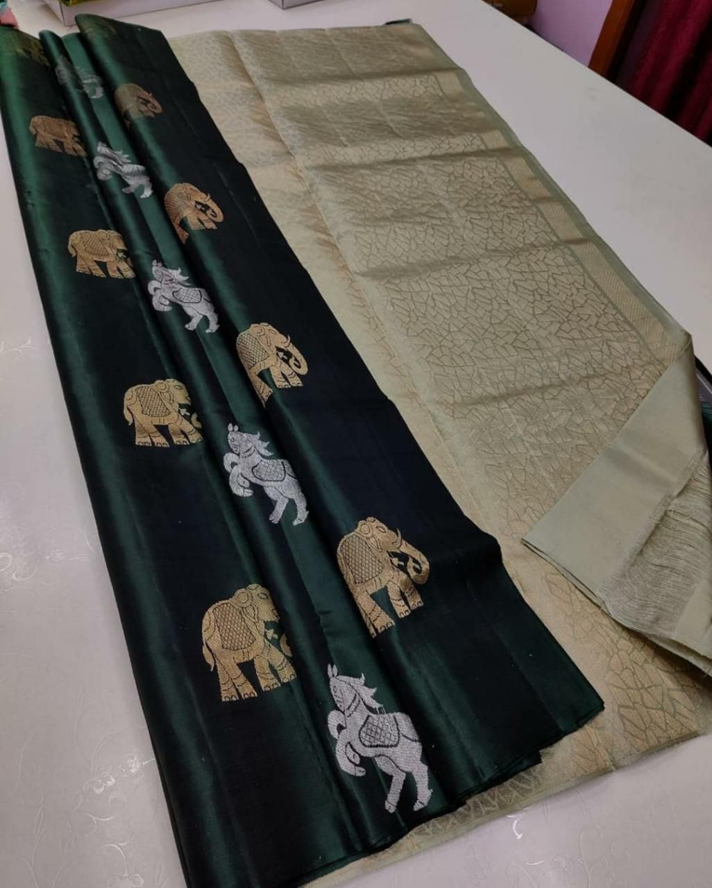 Green Nd Creem Lichi Silk Saree